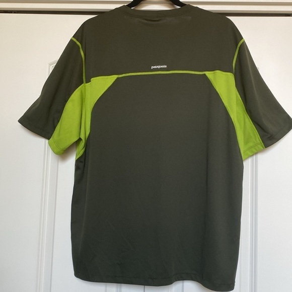 Patagonia Men’s short sleeve shirt green breathable lightweight Activewear XL - Picture 2 of 7